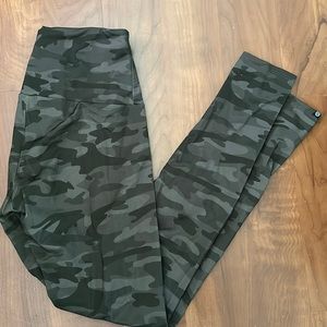 Onzie Camo Leggings